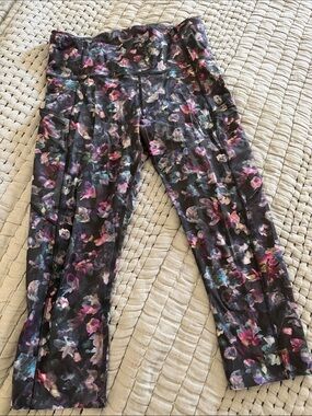 lululemon athletica Fast and Free 19 in. Black Floral Print Leggings